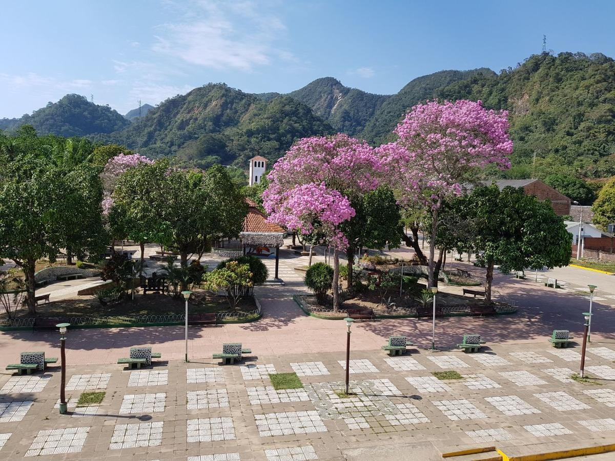 Hotel Takana Рурренабаке Экстерьер фото