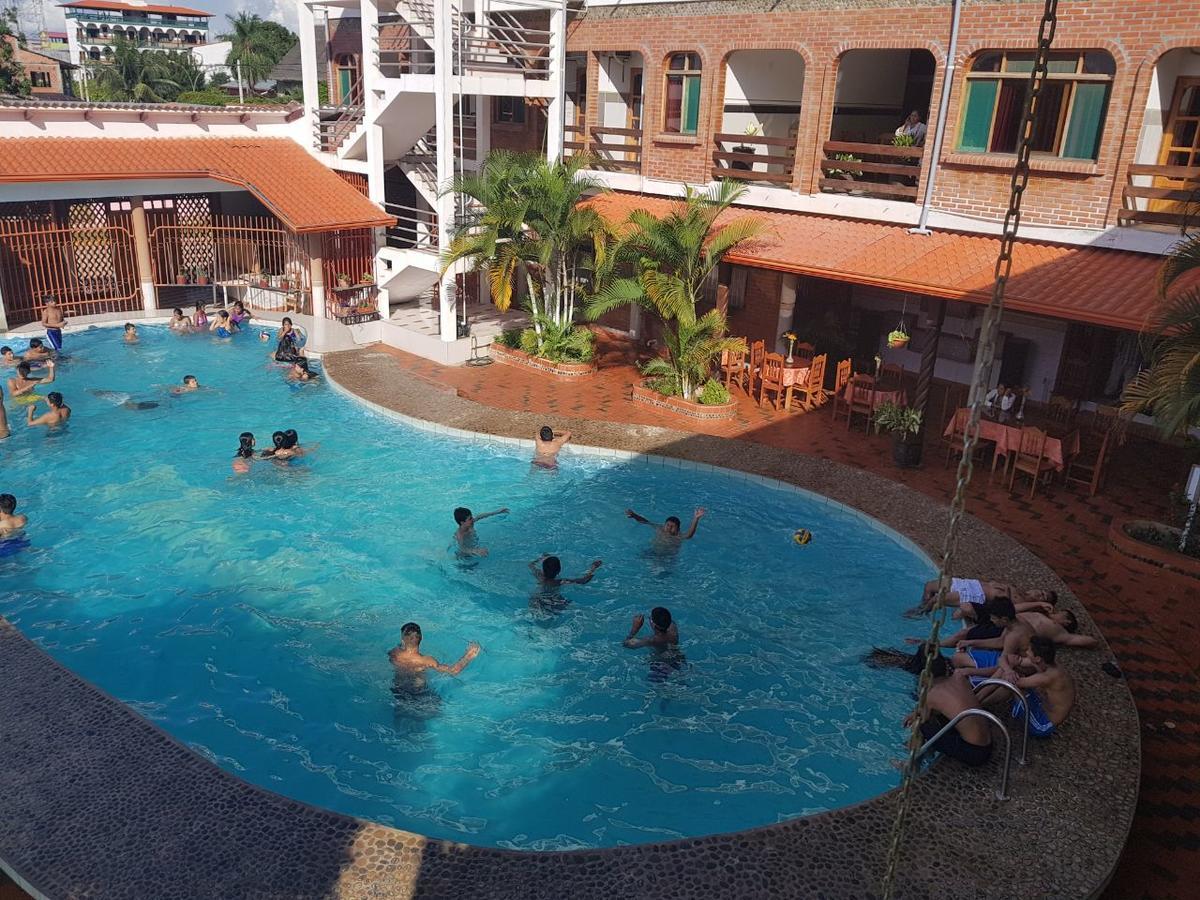 Hotel Takana Рурренабаке Экстерьер фото