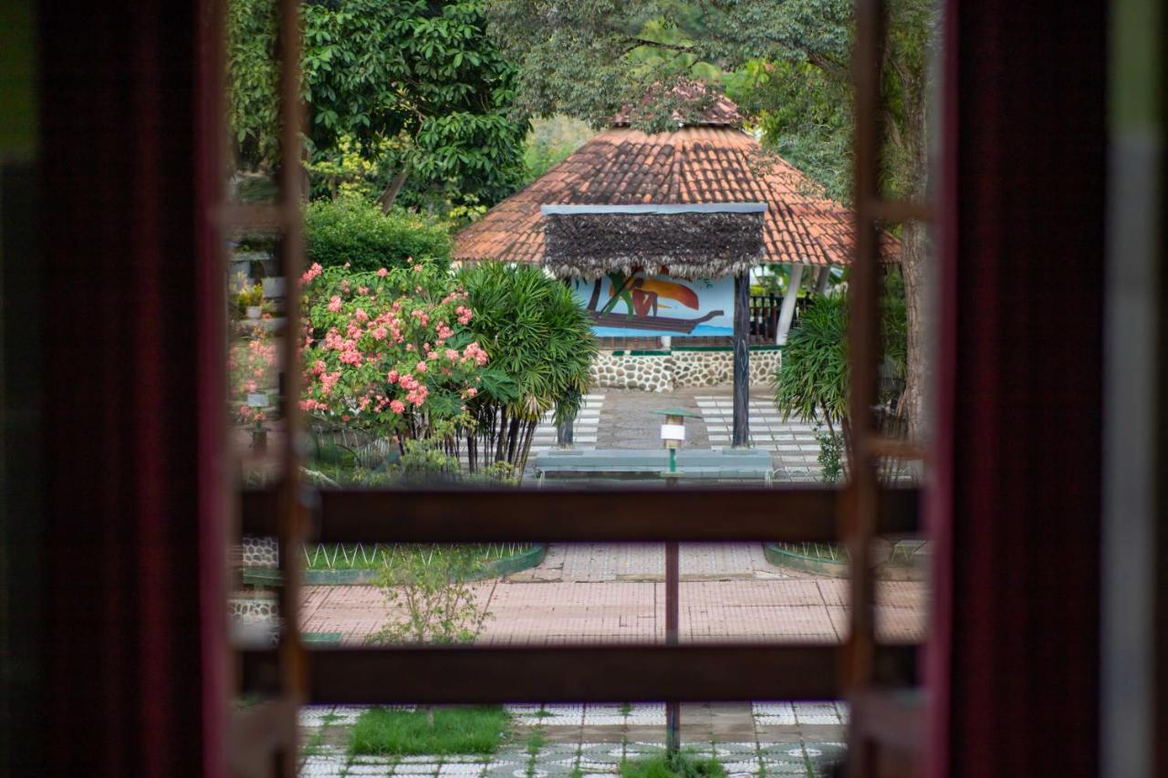 Hotel Takana Рурренабаке Экстерьер фото